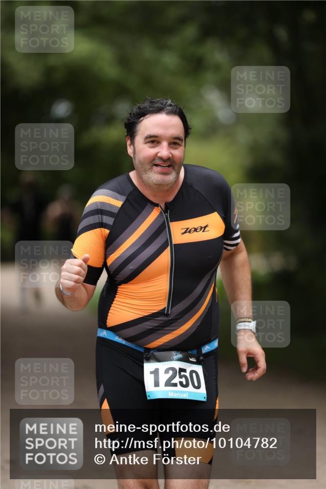 30.08.2026 - Elbe Triathlon Hamburg Antke Förster http://msf.ph/oto/10104782 30.08.2026 11:56:46 Laufen 1250, 20 meine-sportfotos.de