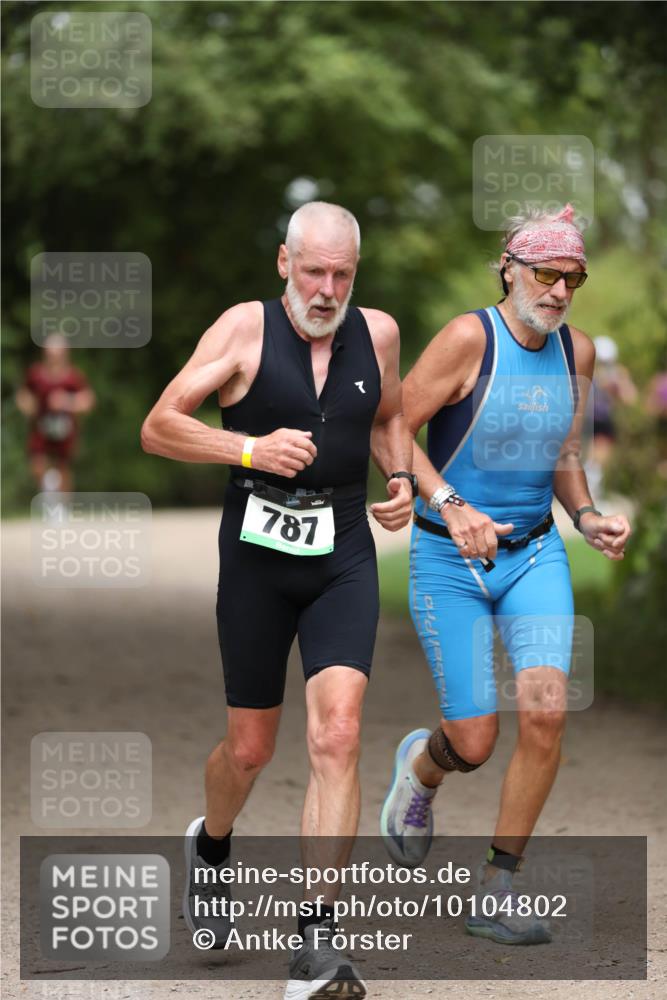 30.08.2026 - Elbe Triathlon Hamburg Antke Förster http://msf.ph/oto/10104802 30.08.2026 11:57:32 Laufen 787 meine-sportfotos.de