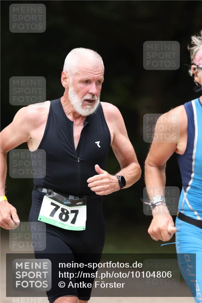 30.08.2026 - Elbe Triathlon Hamburg Antke Förster http://msf.ph/oto/10104806 30.08.2026 11:57:33 Laufen 787, 7 meine-sportfotos.de