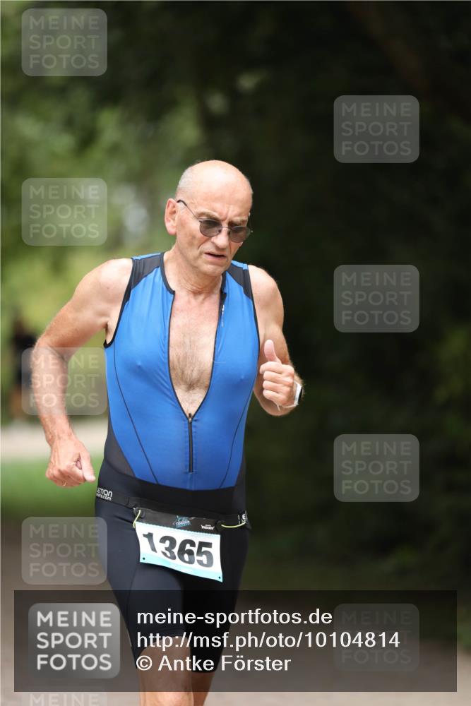 30.08.2026 - Elbe Triathlon Hamburg Antke Förster http://msf.ph/oto/10104814 30.08.2026 11:57:40 Laufen 1365 meine-sportfotos.de