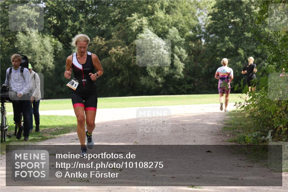 30.08.2026 - Elbe Triathlon Hamburg Antke Förster http://msf.ph/oto/10108275 30.08.2026 14:32:55 Laufen 69, 1 meine-sportfotos.de