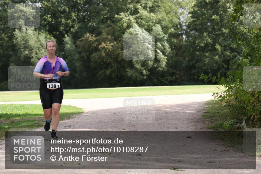 30.08.2026 - Elbe Triathlon Hamburg Antke Förster http://msf.ph/oto/10108287 30.08.2026 14:33:08 Laufen 1301 meine-sportfotos.de