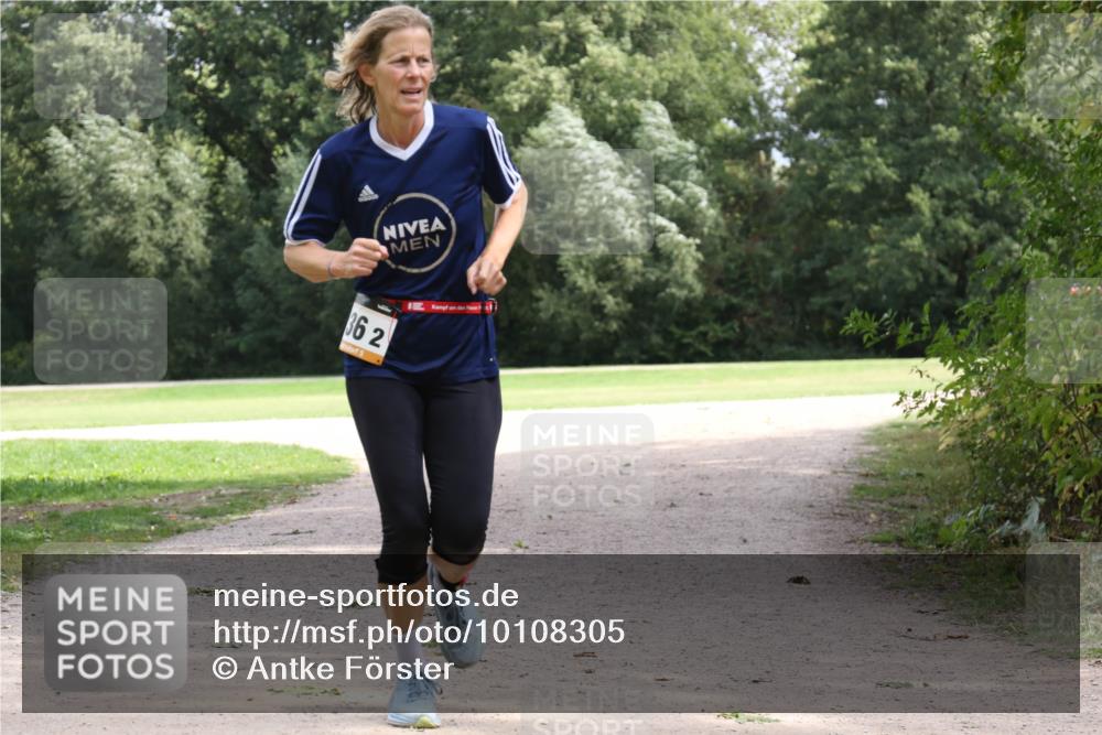 30.08.2026 - Elbe Triathlon Hamburg Antke Förster http://msf.ph/oto/10108305 30.08.2026 14:33:45 Laufen 362 meine-sportfotos.de