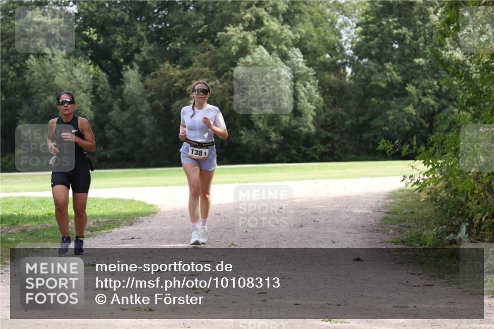 30.08.2026 - Elbe Triathlon Hamburg Antke Förster http://msf.ph/oto/10108313 30.08.2026 14:34:05 Laufen 1381 meine-sportfotos.de
