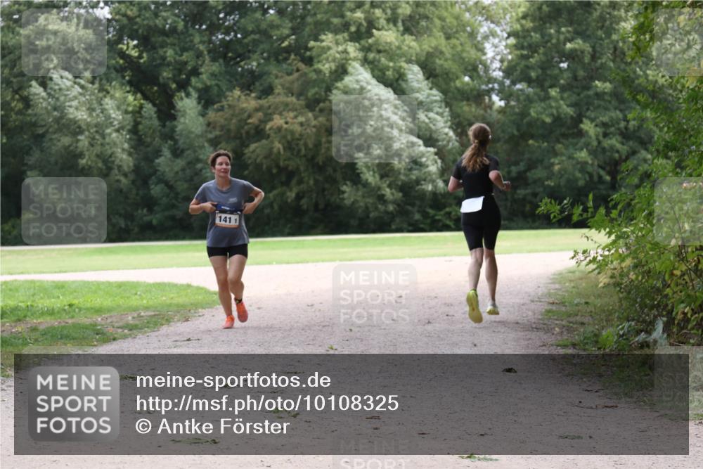30.08.2026 - Elbe Triathlon Hamburg Antke Förster http://msf.ph/oto/10108325 30.08.2026 14:34:21 Laufen 141, 1 meine-sportfotos.de