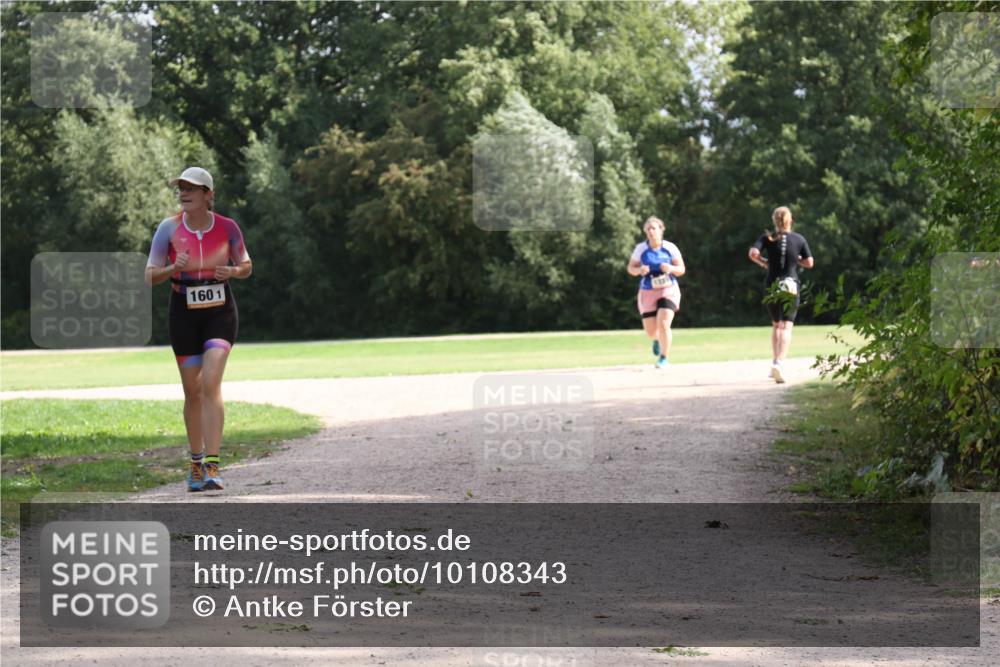 30.08.2026 - Elbe Triathlon Hamburg Antke Förster http://msf.ph/oto/10108343 30.08.2026 14:36:58 Laufen 1601 meine-sportfotos.de