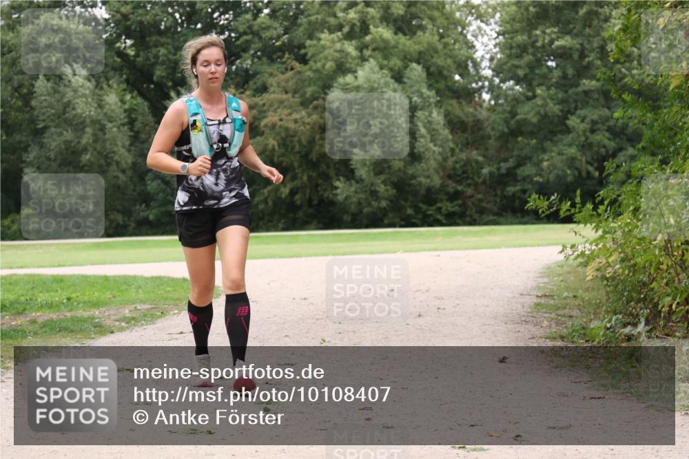 30.08.2026 - Elbe Triathlon Hamburg Antke Förster http://msf.ph/oto/10108407 30.08.2026 14:57:42 Laufen  meine-sportfotos.de