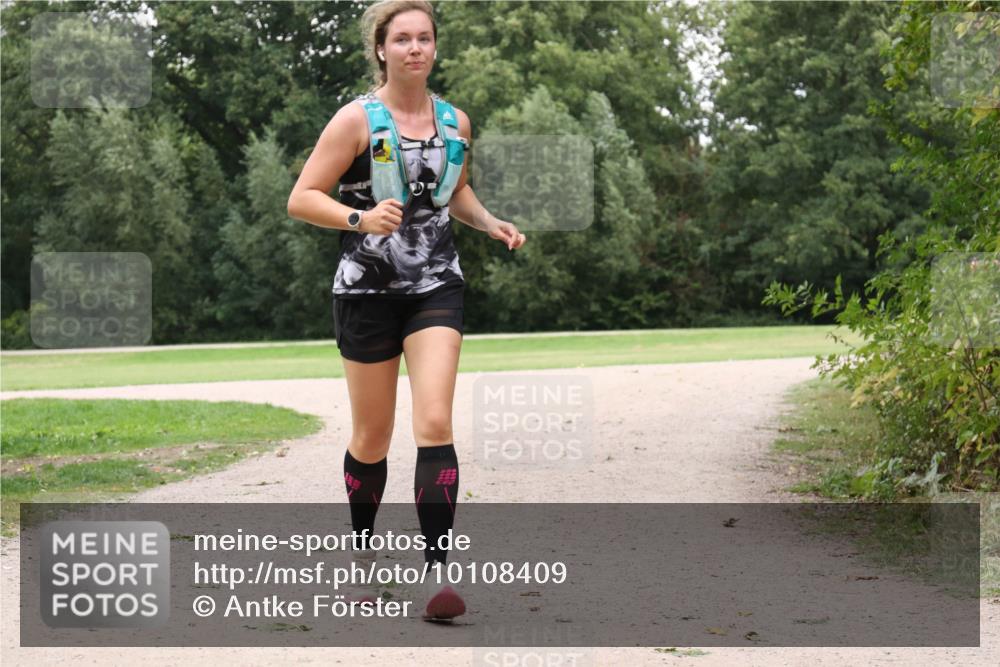 30.08.2026 - Elbe Triathlon Hamburg Antke Förster http://msf.ph/oto/10108409 30.08.2026 14:57:43 Laufen  meine-sportfotos.de