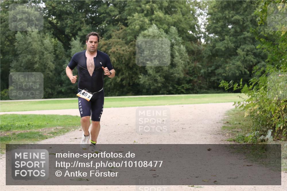 30.08.2026 - Elbe Triathlon Hamburg Antke Förster http://msf.ph/oto/10108477 30.08.2026 15:01:12 Laufen 140, 2 meine-sportfotos.de
