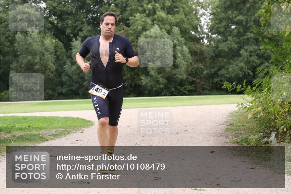 30.08.2026 - Elbe Triathlon Hamburg Antke Förster http://msf.ph/oto/10108479 30.08.2026 15:01:13 Laufen 140, 2 meine-sportfotos.de