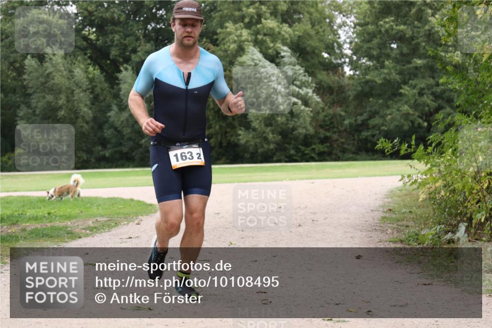 30.08.2026 - Elbe Triathlon Hamburg Antke Förster http://msf.ph/oto/10108495 30.08.2026 15:01:48 Laufen 163, 2 meine-sportfotos.de