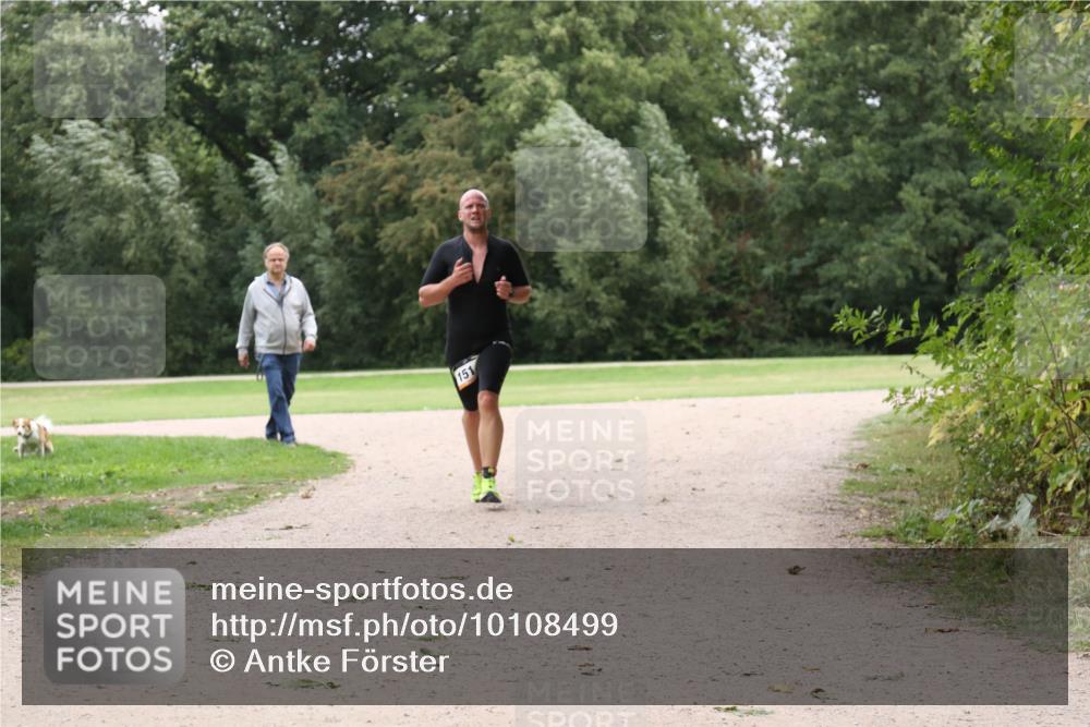 30.08.2026 - Elbe Triathlon Hamburg Antke Förster http://msf.ph/oto/10108499 30.08.2026 15:01:59 Laufen 151 meine-sportfotos.de