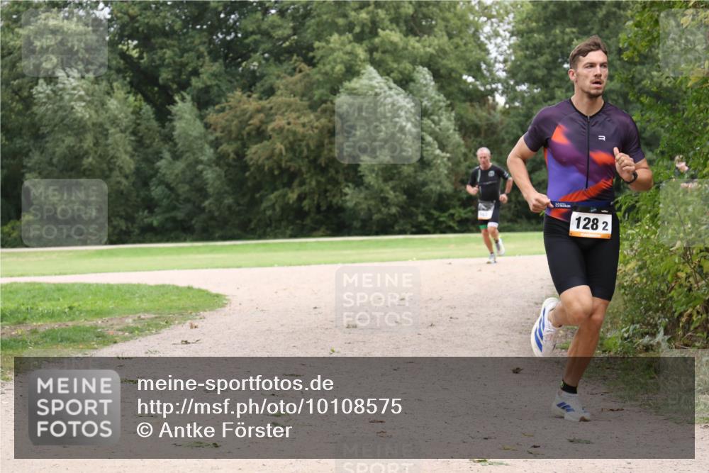 30.08.2026 - Elbe Triathlon Hamburg Antke Förster http://msf.ph/oto/10108575 30.08.2026 15:03:57 Laufen 1282 meine-sportfotos.de