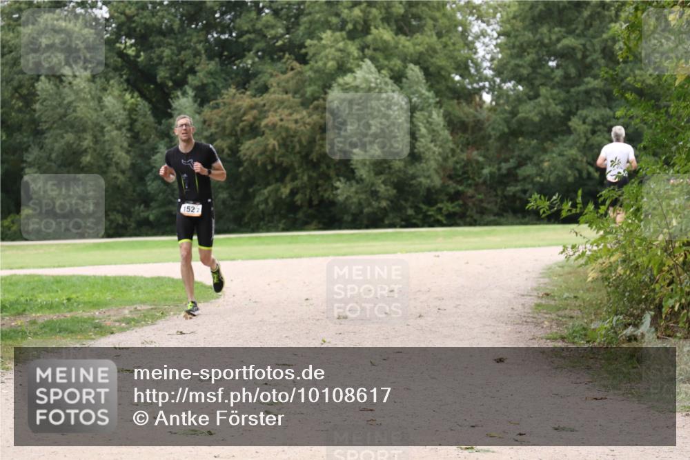 30.08.2026 - Elbe Triathlon Hamburg Antke Förster http://msf.ph/oto/10108617 30.08.2026 15:04:51 Laufen 152 meine-sportfotos.de