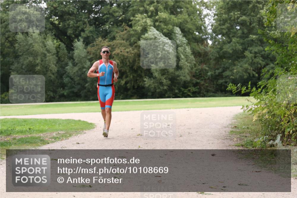 30.08.2026 - Elbe Triathlon Hamburg Antke Förster http://msf.ph/oto/10108669 30.08.2026 15:07:07 Laufen  meine-sportfotos.de
