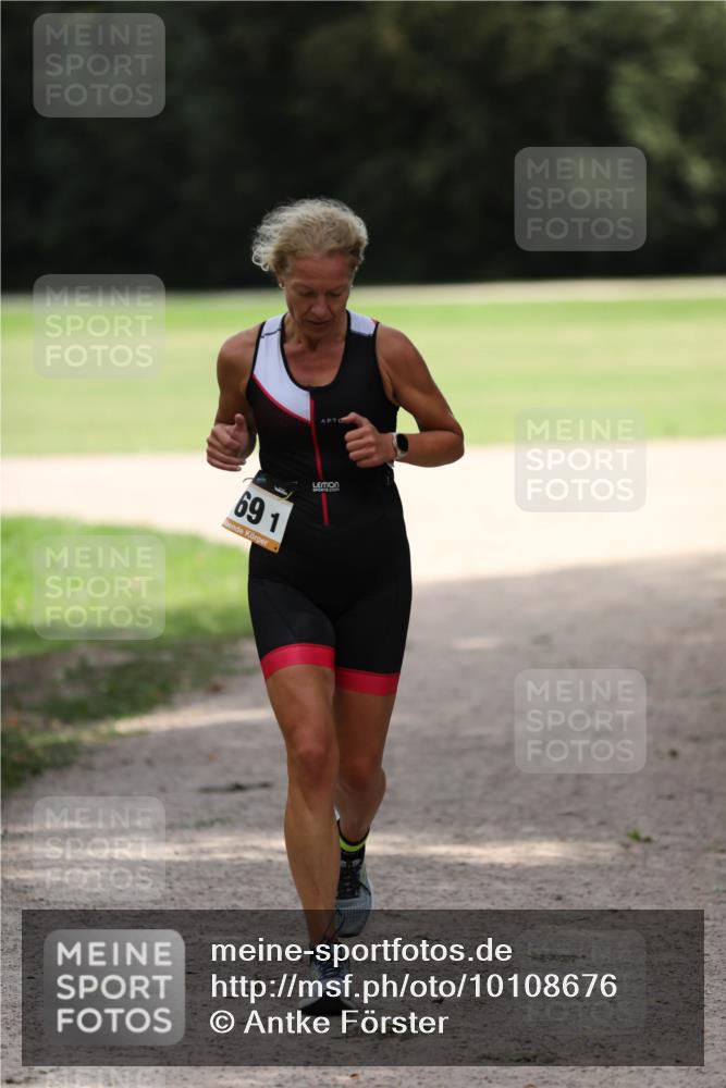 30.08.2026 - Elbe Triathlon Hamburg Antke Förster http://msf.ph/oto/10108676 30.08.2026 14:32:55 Laufen 691 meine-sportfotos.de