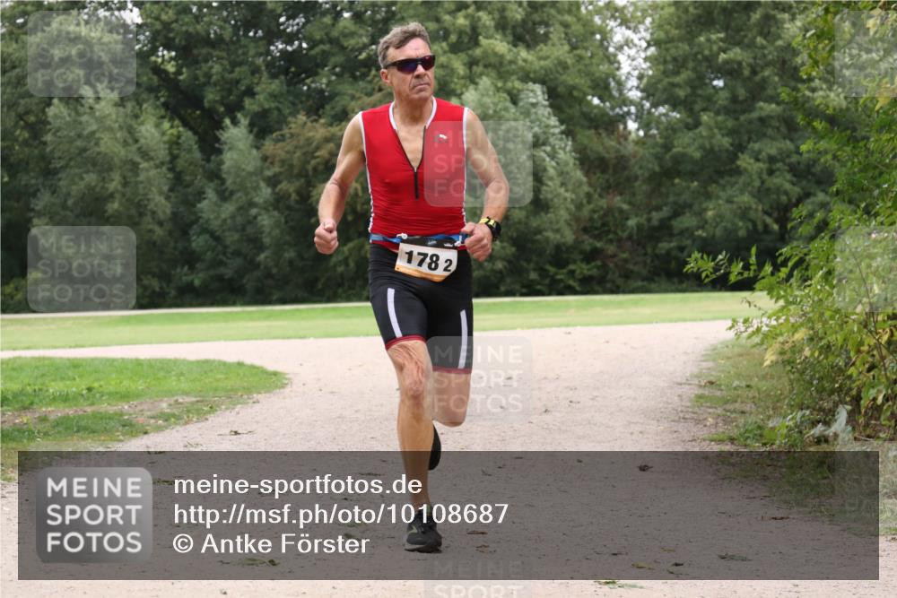 30.08.2026 - Elbe Triathlon Hamburg Antke Förster http://msf.ph/oto/10108687 30.08.2026 15:07:19 Laufen 178, 2 meine-sportfotos.de