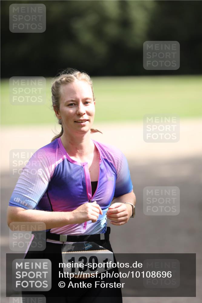 30.08.2026 - Elbe Triathlon Hamburg Antke Förster http://msf.ph/oto/10108696 30.08.2026 14:33:11 Laufen 1301 meine-sportfotos.de