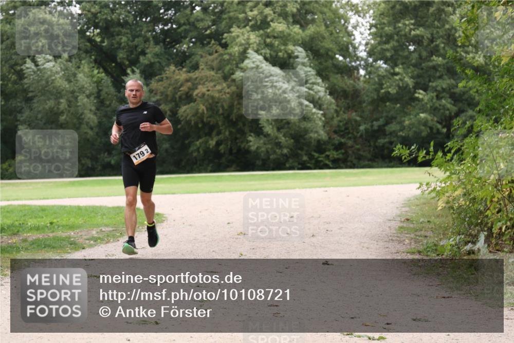30.08.2026 - Elbe Triathlon Hamburg Antke Förster http://msf.ph/oto/10108721 30.08.2026 15:08:53 Laufen 179, 2 meine-sportfotos.de