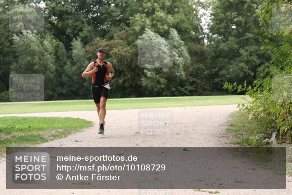 30.08.2026 - Elbe Triathlon Hamburg Antke Förster http://msf.ph/oto/10108729 30.08.2026 15:09:24 Laufen  meine-sportfotos.de