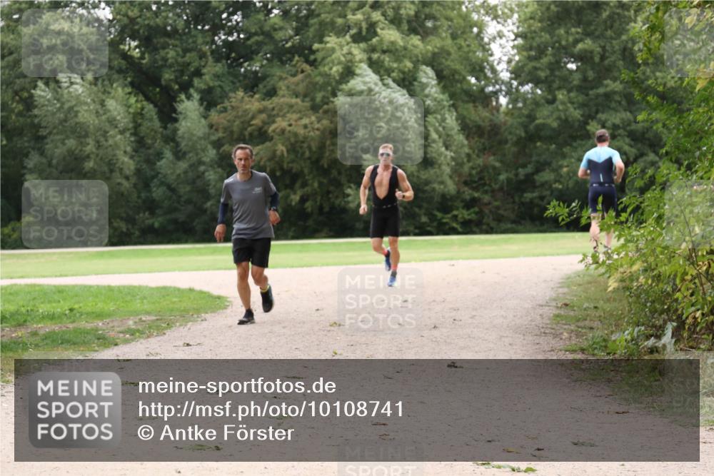 30.08.2026 - Elbe Triathlon Hamburg Antke Förster http://msf.ph/oto/10108741 30.08.2026 15:09:32 Laufen  meine-sportfotos.de