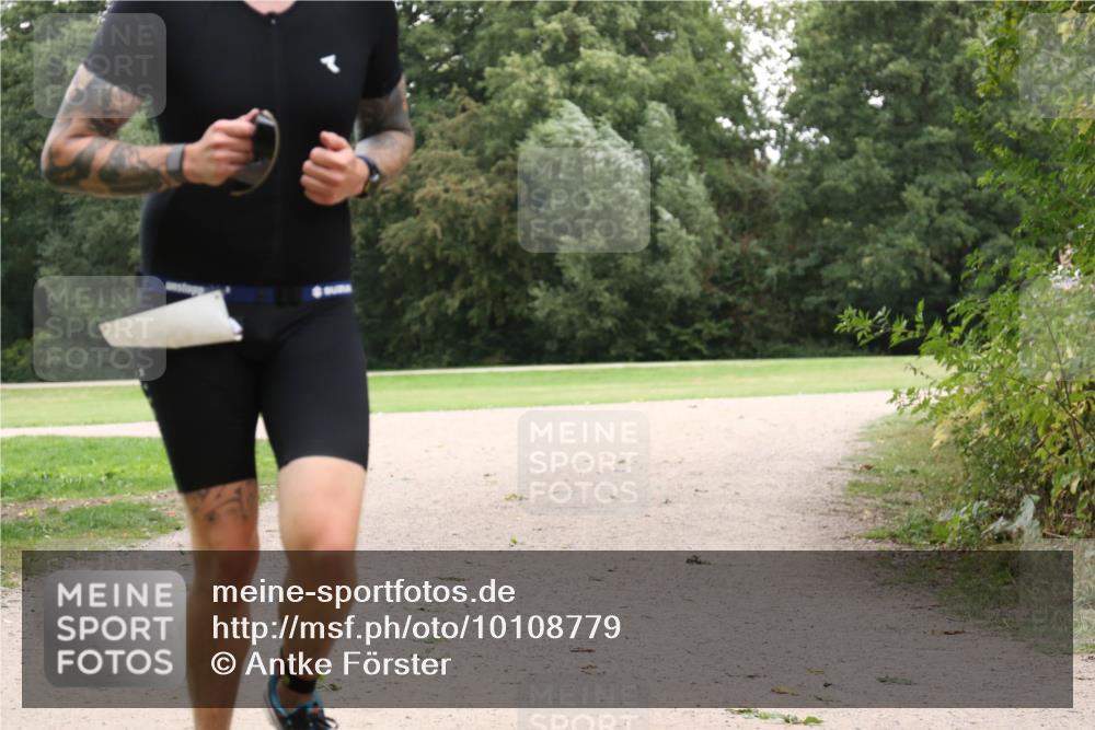 30.08.2026 - Elbe Triathlon Hamburg Antke Förster http://msf.ph/oto/10108779 30.08.2026 15:10:54 Laufen  meine-sportfotos.de