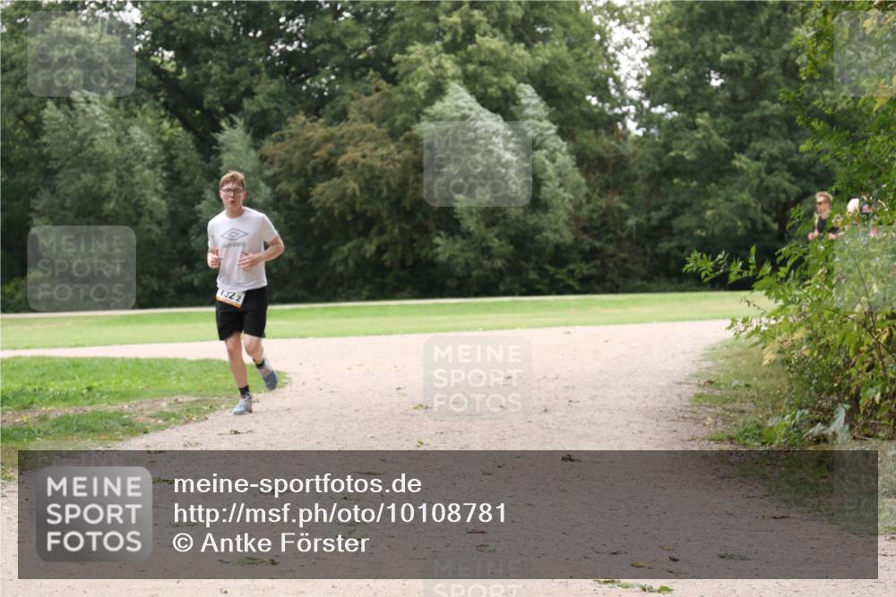 30.08.2026 - Elbe Triathlon Hamburg Antke Förster http://msf.ph/oto/10108781 30.08.2026 15:11:04 Laufen 132, 2 meine-sportfotos.de