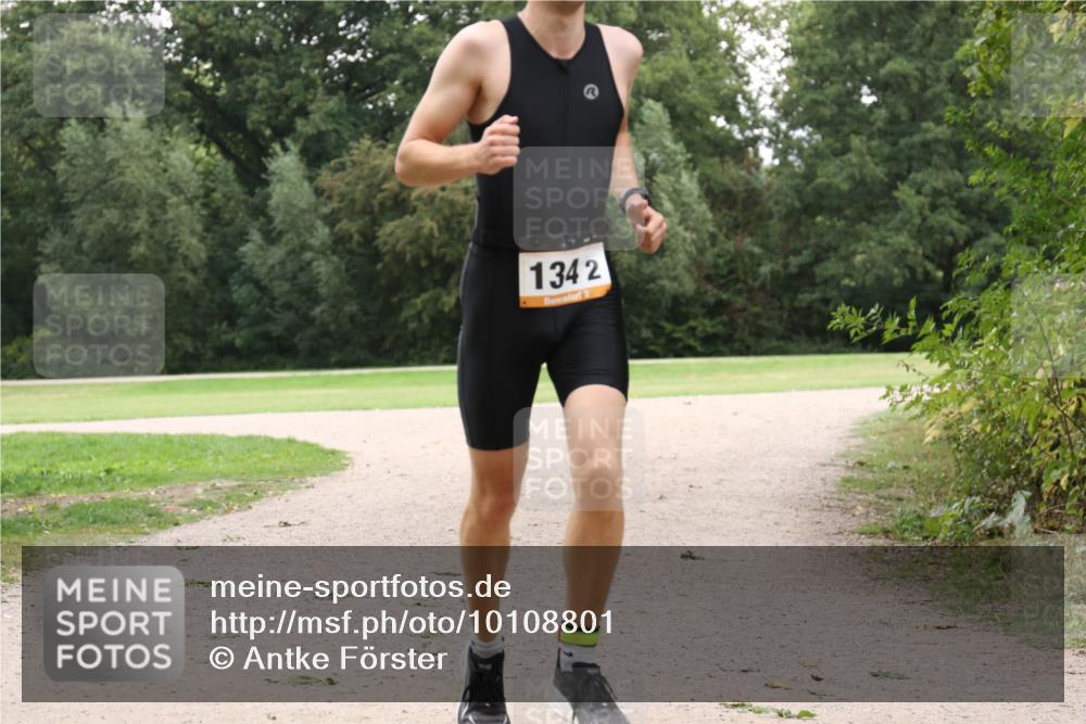 30.08.2026 - Elbe Triathlon Hamburg Antke Förster http://msf.ph/oto/10108801 30.08.2026 15:11:14 Laufen 1342, 3 meine-sportfotos.de