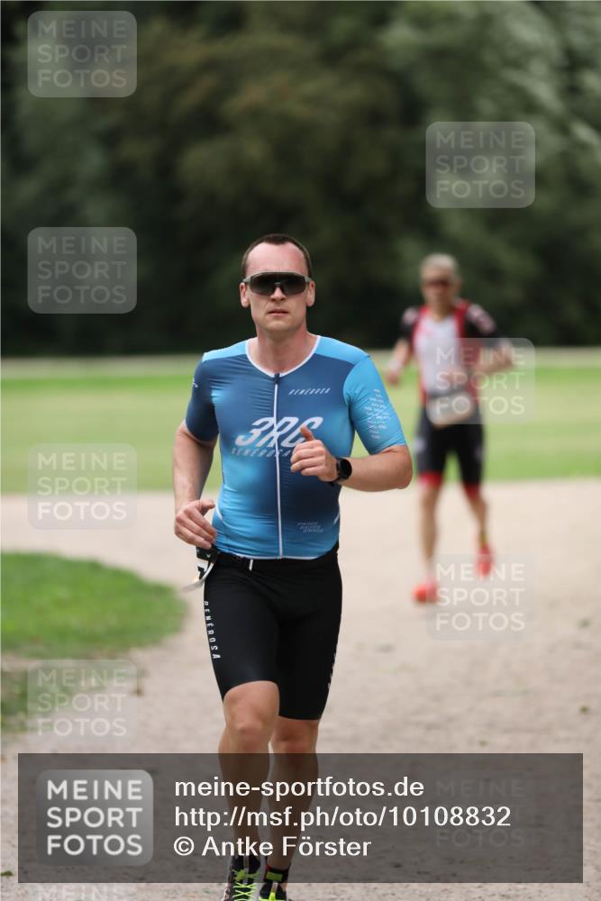 30.08.2026 - Elbe Triathlon Hamburg Antke Förster http://msf.ph/oto/10108832 30.08.2026 14:58:25 Laufen 3 meine-sportfotos.de