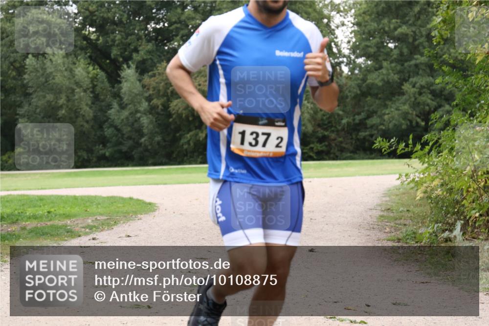 30.08.2026 - Elbe Triathlon Hamburg Antke Förster http://msf.ph/oto/10108875 30.08.2026 15:16:16 Laufen 1372 meine-sportfotos.de