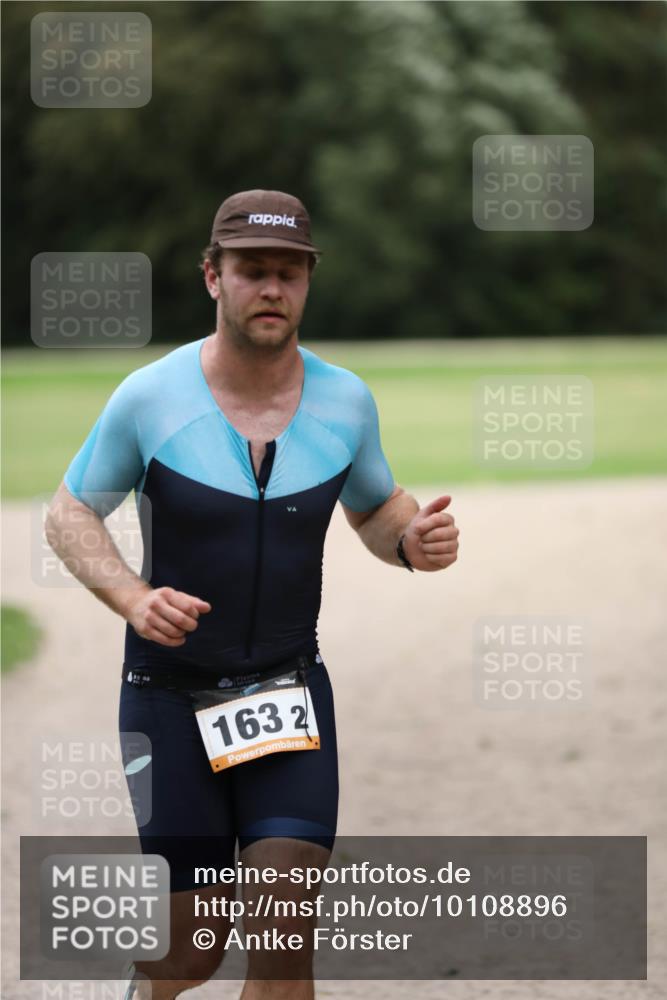30.08.2026 - Elbe Triathlon Hamburg Antke Förster http://msf.ph/oto/10108896 30.08.2026 15:01:48 Laufen 163, 2 meine-sportfotos.de