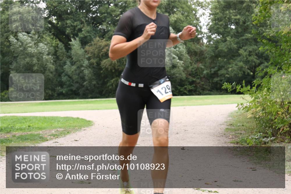 30.08.2026 - Elbe Triathlon Hamburg Antke Förster http://msf.ph/oto/10108923 30.08.2026 15:25:29 Laufen 129 meine-sportfotos.de