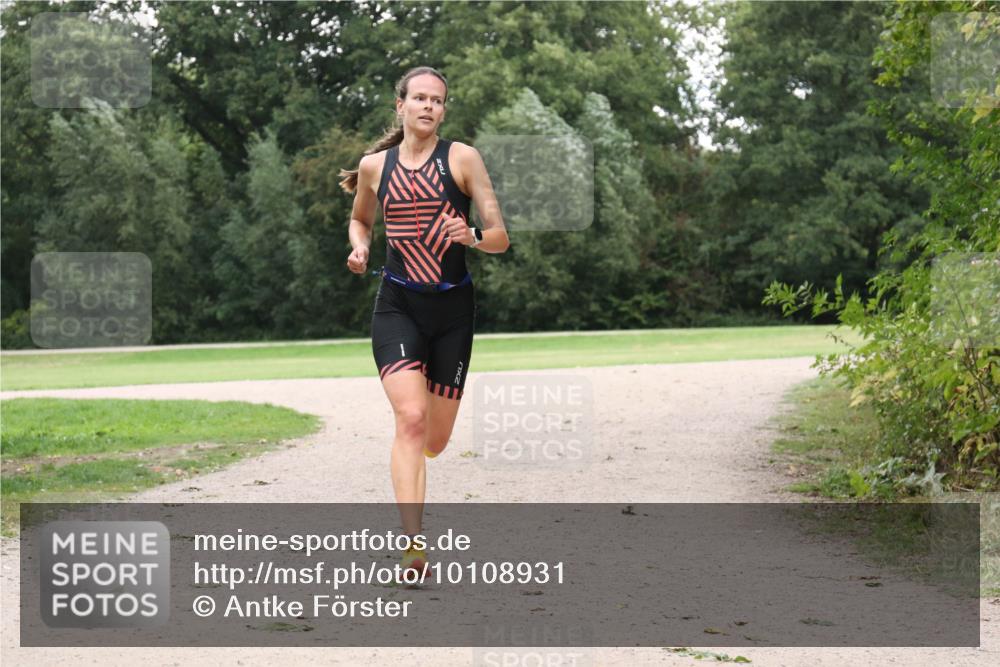 30.08.2026 - Elbe Triathlon Hamburg Antke Förster http://msf.ph/oto/10108931 30.08.2026 15:27:05 Laufen  meine-sportfotos.de