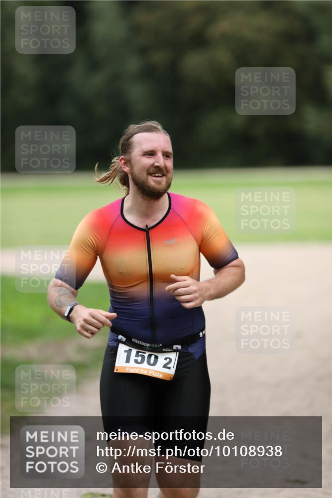 30.08.2026 - Elbe Triathlon Hamburg Antke Förster http://msf.ph/oto/10108938 30.08.2026 15:02:45 Laufen 150, 2 meine-sportfotos.de
