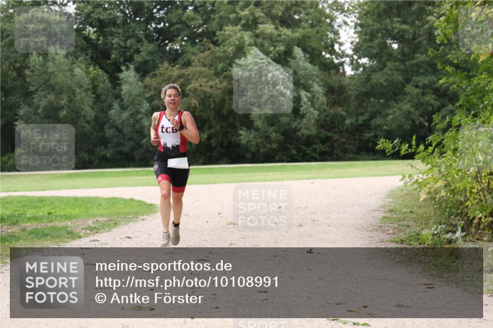 30.08.2026 - Elbe Triathlon Hamburg Antke Förster http://msf.ph/oto/10108991 30.08.2026 15:33:01 Laufen  meine-sportfotos.de
