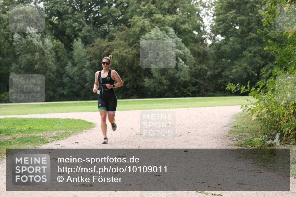 30.08.2026 - Elbe Triathlon Hamburg Antke Förster http://msf.ph/oto/10109011 30.08.2026 15:37:10 Laufen  meine-sportfotos.de