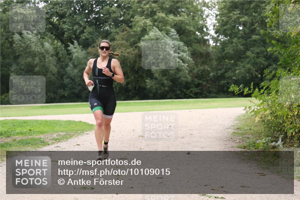 30.08.2026 - Elbe Triathlon Hamburg Antke Förster http://msf.ph/oto/10109015 30.08.2026 15:37:11 Laufen  meine-sportfotos.de