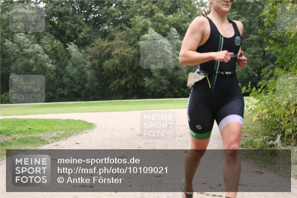 30.08.2026 - Elbe Triathlon Hamburg Antke Förster http://msf.ph/oto/10109021 30.08.2026 15:37:13 Laufen  meine-sportfotos.de