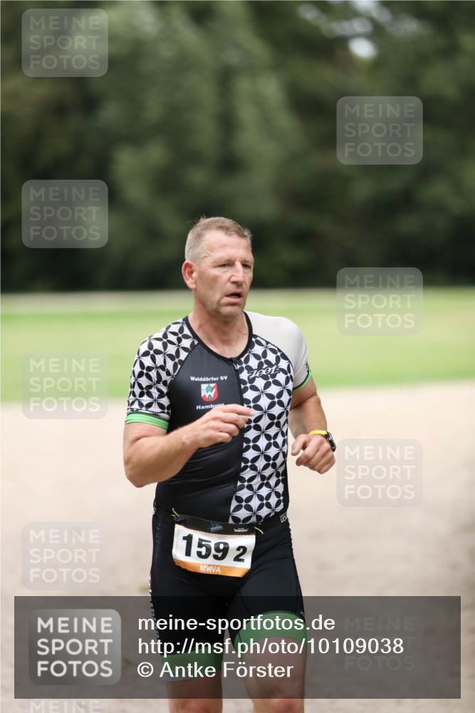 30.08.2026 - Elbe Triathlon Hamburg Antke Förster http://msf.ph/oto/10109038 30.08.2026 15:05:28 Laufen 1592 meine-sportfotos.de