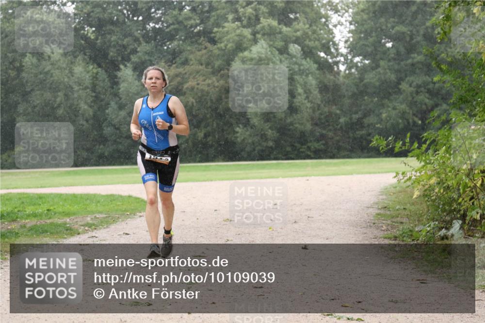30.08.2026 - Elbe Triathlon Hamburg Antke Förster http://msf.ph/oto/10109039 30.08.2026 15:39:26 Laufen  meine-sportfotos.de