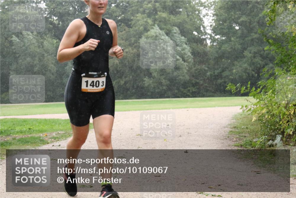 30.08.2026 - Elbe Triathlon Hamburg Antke Förster http://msf.ph/oto/10109067 30.08.2026 15:39:50 Laufen 1403, 9 meine-sportfotos.de