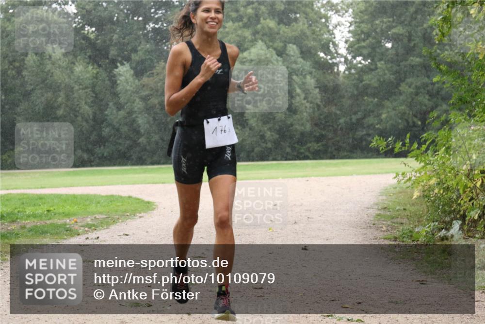 30.08.2026 - Elbe Triathlon Hamburg Antke Förster http://msf.ph/oto/10109079 30.08.2026 15:40:31 Laufen 1763 meine-sportfotos.de