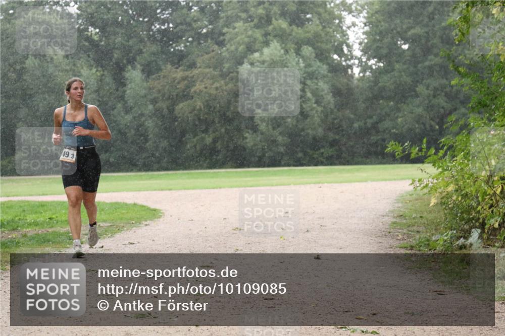 30.08.2026 - Elbe Triathlon Hamburg Antke Förster http://msf.ph/oto/10109085 30.08.2026 15:40:43 Laufen 49, 3 meine-sportfotos.de