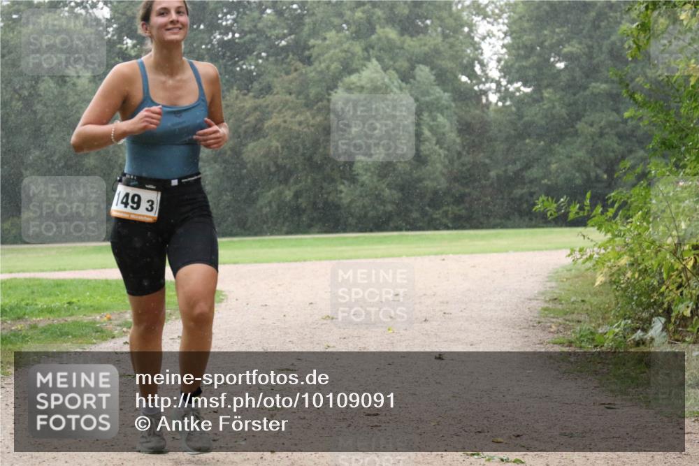 30.08.2026 - Elbe Triathlon Hamburg Antke Förster http://msf.ph/oto/10109091 30.08.2026 15:40:46 Laufen 149, 3 meine-sportfotos.de