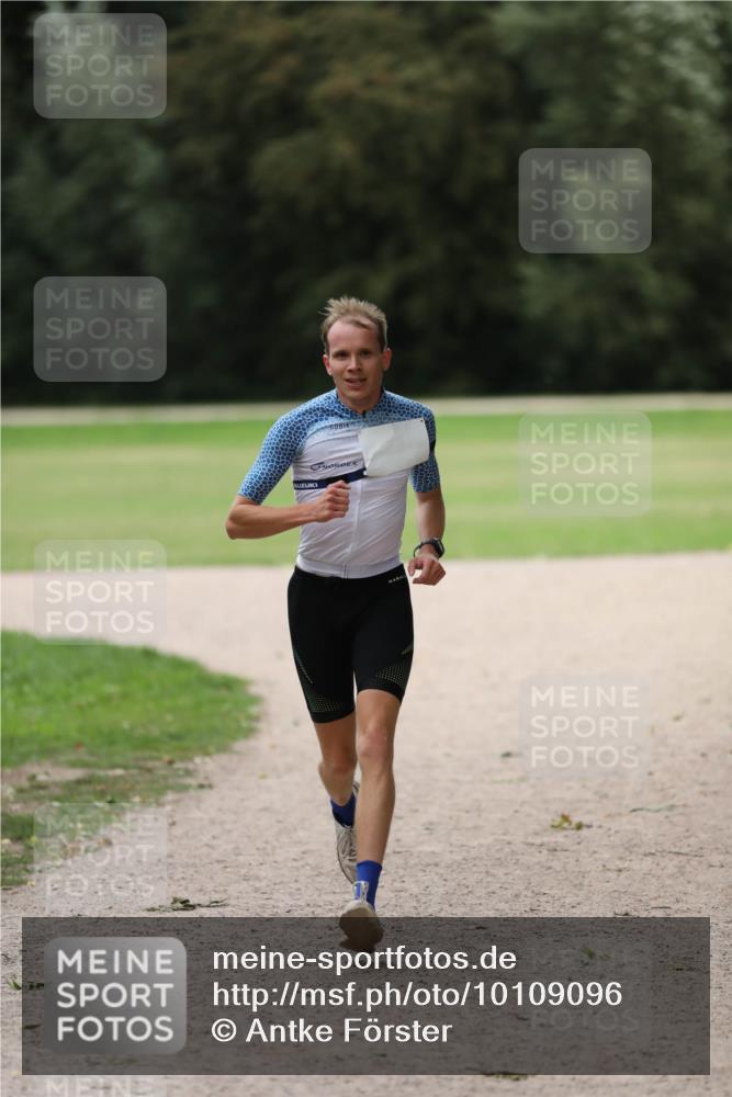 30.08.2026 - Elbe Triathlon Hamburg Antke Förster http://msf.ph/oto/10109096 30.08.2026 15:07:32 Laufen  meine-sportfotos.de