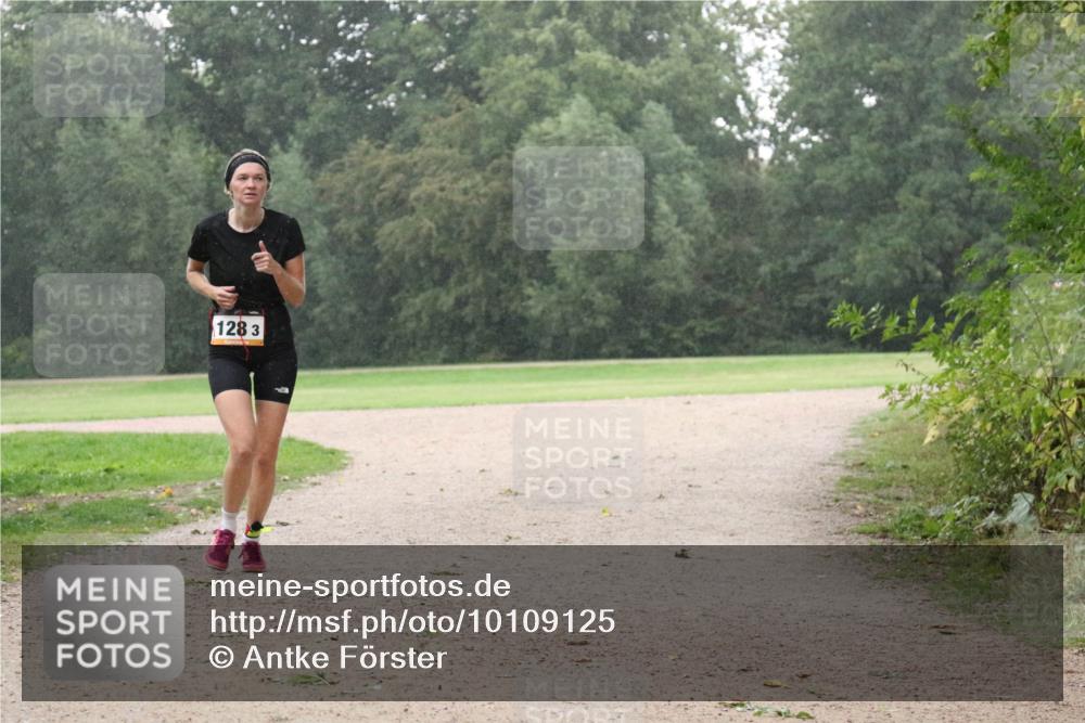 30.08.2026 - Elbe Triathlon Hamburg Antke Förster http://msf.ph/oto/10109125 30.08.2026 15:42:07 Laufen 128, 3 meine-sportfotos.de