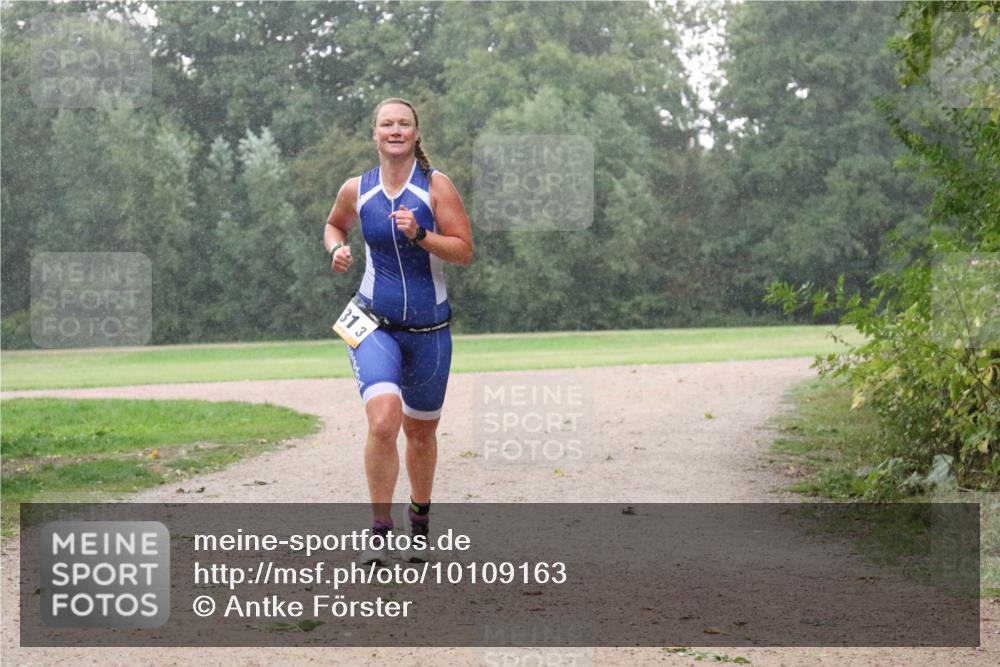 30.08.2026 - Elbe Triathlon Hamburg Antke Förster http://msf.ph/oto/10109163 30.08.2026 15:43:43 Laufen 31, 3 meine-sportfotos.de