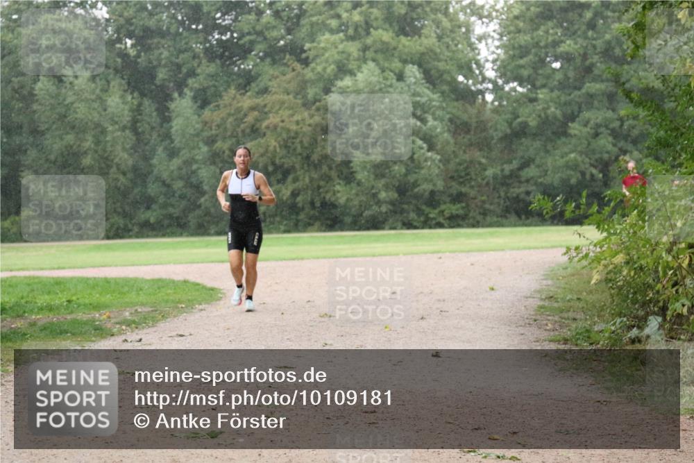 30.08.2026 - Elbe Triathlon Hamburg Antke Förster http://msf.ph/oto/10109181 30.08.2026 15:44:49 Laufen  meine-sportfotos.de