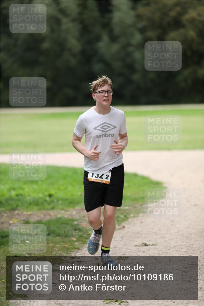 30.08.2026 - Elbe Triathlon Hamburg Antke Förster http://msf.ph/oto/10109186 30.08.2026 15:11:06 Laufen 1322, 10 meine-sportfotos.de
