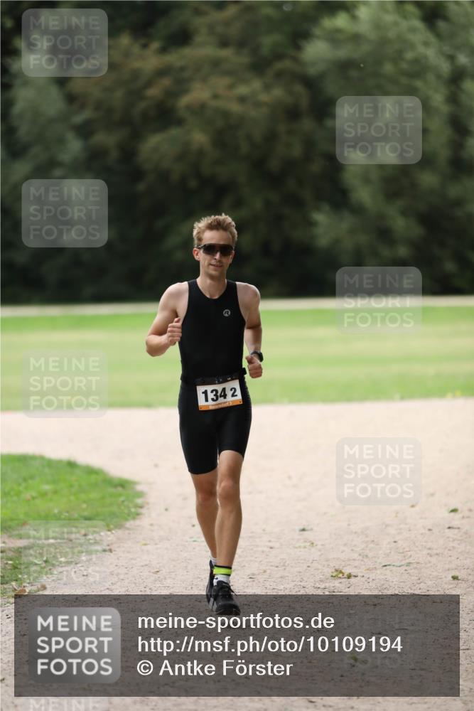 30.08.2026 - Elbe Triathlon Hamburg Antke Förster http://msf.ph/oto/10109194 30.08.2026 15:11:11 Laufen 134, 2, 3 meine-sportfotos.de